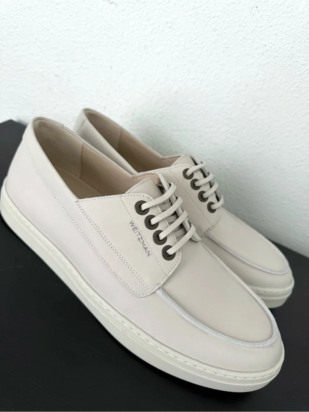 “Like new” Stuart Weitzman Bristol Calf Leather Lace Up Sneakers